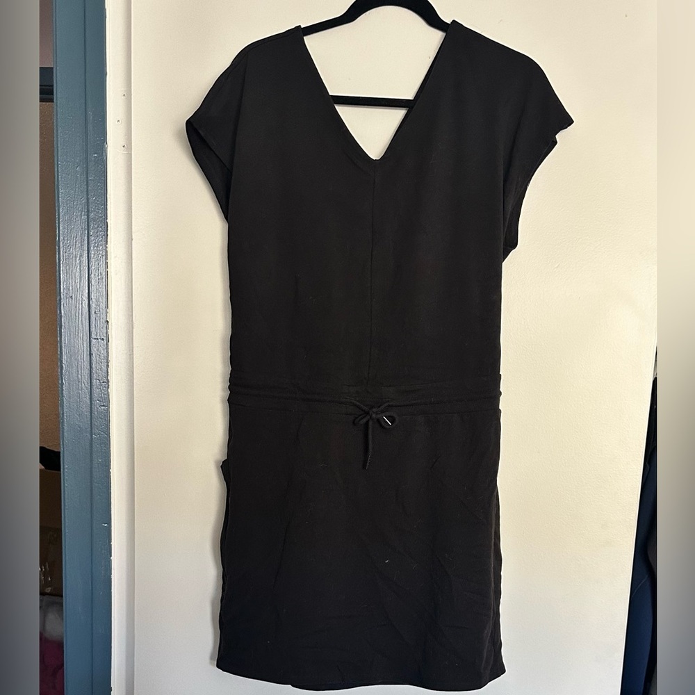 Patagonia casual Black Dress with back keyhole sz L
